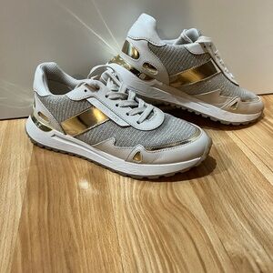 Michael Kors Monroe Women’s size 7M Gold and Silver Sneaker